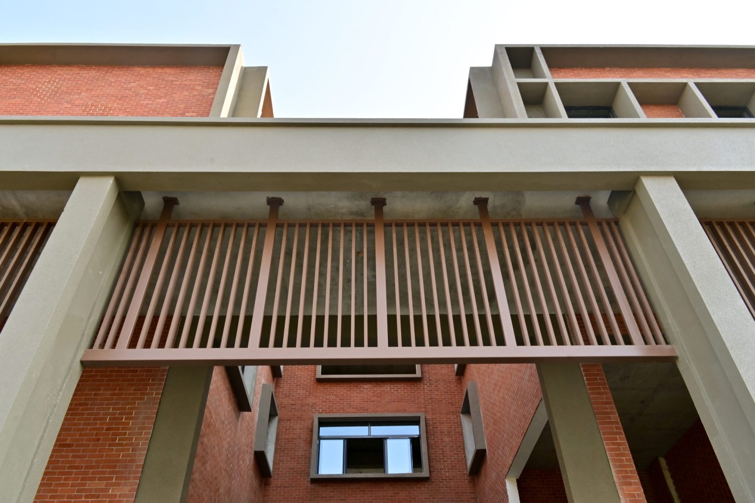 How WPC Louvers Improve Ventilation & Heat Control in Facade